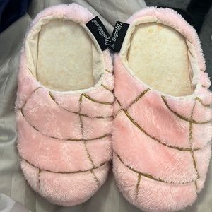 Concha Slippers